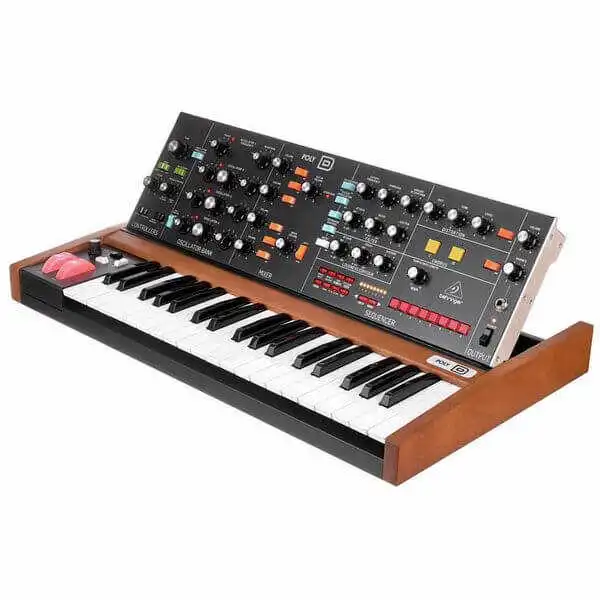 BEHRINGER POLY D Synthesizers ve Samplers Keyboards
