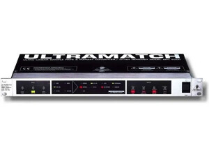 BEHRINGER SRC2000 Ultramatch Ultra Doğrusal Örnekleme Hızı/Format Dönüştürücü ve Jitter Giderici - Behringer