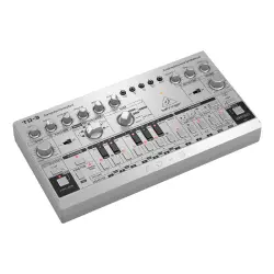 Behringer TD-3-SR Analog Bas Synthesizer (16 Adımlı Sequencer ve Distortion ile) - 1