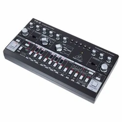 Behringer TD-3-BK Analog Bass Line Synthesizer - Black - 2