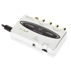 Behringer U-Phono UFO202 USB Audio Interface with Phono Preamp - 2