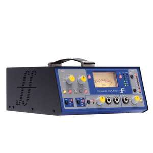 Focusrite ISA One Taşınabilir Masaüstü Mikrofon Preamp - 2